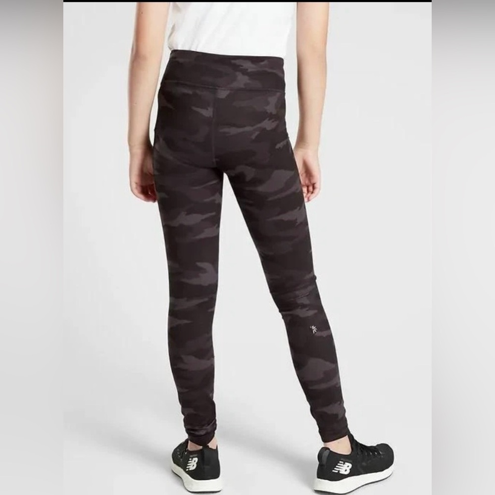 Athleta Girl Chit Chat Tight Capri Black Camouflage Leggings Size L/12 Girls